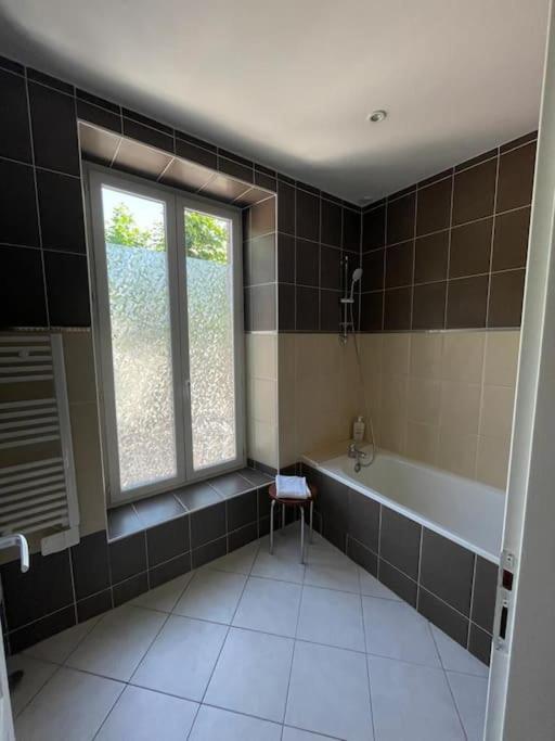 Maison Lumineuse Villemoustaussou Экстерьер фото